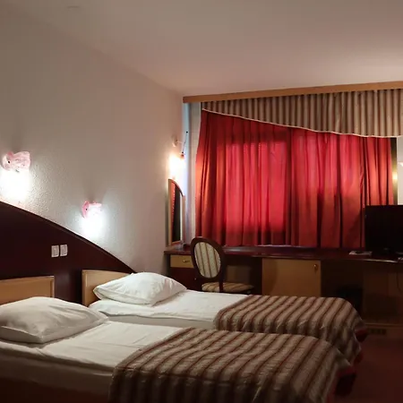 Hotel Mc 3*